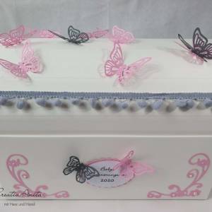 Erinnerungstruhe Box TAUFE GEBURT BABY rosa-grau mit Schmetterlinge Bild 1