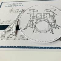 Geburtstagskarte 3D Handarbeit Musiker Schlagzeug Klavier Gitarre Stampin’Up Bild 4