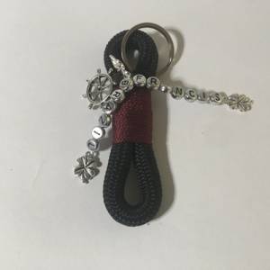 Schlüsselanhänger, klein für Motorradfahrer,  ca. 6 cm Länge, rot mit Leder, handgefertigt der Marke AlsterStruppi Bild 9