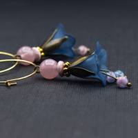 Ohrringe, Creolen mit Blüten, blau und rose Bild 2