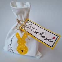 Geschenkesäckchen mit passendem Label für Ostern - OSTERHASE - in gelb mit weißen Pünktchen von he-ART by helen hesse Bild 2