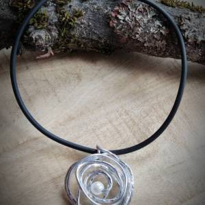 Drahtjuwel Amulett, Anhänger Rose, Drahtschmuck, Aluminium Silber Anhänger, ,keltischer Schmuck Bild 1