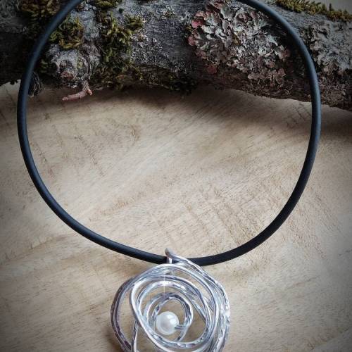 Drahtjuwel Amulett, Anhänger Rose, Drahtschmuck, Aluminium Silber Anhänger, ,keltischer Schmuck