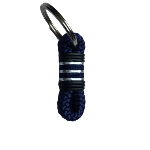 Schlüsselanhänger, klein für Motorradfahrer,  ca. 6 cm Länge, dunkelblau mit Leder, handgefertigt der Marke AlsterStrupp