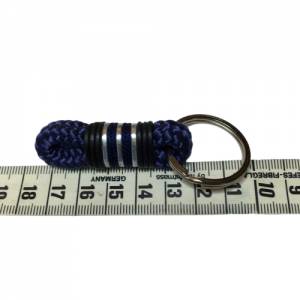 Schlüsselanhänger, klein für Motorradfahrer,  ca. 6 cm Länge, dunkelblau mit Leder, handgefertigt der Marke AlsterStrupp Bild 2