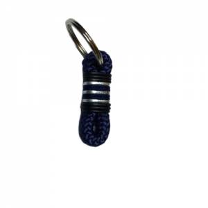 Schlüsselanhänger, klein für Motorradfahrer,  ca. 6 cm Länge, dunkelblau mit Leder, handgefertigt der Marke AlsterStrupp Bild 3