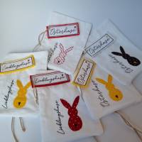Geschenkesäckchen mit passendem Label für Ostern - OSTERHASE - in braun mit weißen Pünktchen von he-ART by helen hesse Bild 10