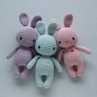 Häkeltier Amigurumi Häkelhase Hase Mini bunt aus Baumwolle Handarbeit tolles Geschenk für Kinder Bild 2
