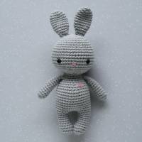 Häkeltier Amigurumi Häkelhase Hase Mini bunt aus Baumwolle Handarbeit tolles Geschenk für Kinder Bild 4