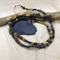 Strang mit kleinen Djenné-Perlen, verschiedene Farben, gefunden in Mali 3-6mm - Strang ca. 60cm - antike Nila Glasperlen Bild 3