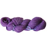 Handgefärbte Sommer-Sockenwolle, 4fach, mit Baumwolle, Farbe: Flieder Lila Semisolid Bild 1