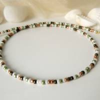 Kurze zarte Perlenkette, Choker, Seedbeads, Miyuki Perlen, Toho Perlen, grün weiß oliv, Geschenk Frauen Freundin Bild 2