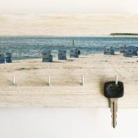 Schlüsselbrett mit 4 Haken, Sylt mit Strandkörben, Upcycling alter Holzbalken, Foto auf Holz, Eichenholz Bild 1
