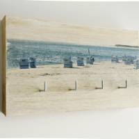 Schlüsselbrett mit 4 Haken, Sylt mit Strandkörben, Upcycling alter Holzbalken, Foto auf Holz, Eichenholz Bild 3