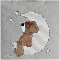 Kissen 40cmx40cm, taube/weiß mit Doodlestickerei 'Teddy, Mond und Sterne', personalisierbar Bild 3
