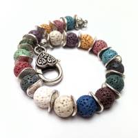 Armband aus gefärbten Lavasteinen Natur Perlen Armkette in Maßanfertigung für dein Handgelenk Bild 2