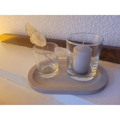 Kleines Shabby - Tablett in greige mit Kerzenglas