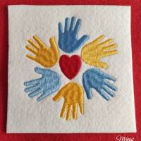 Hände Schlüsselanhänger ITH, Hände m Herz 10 x 10 cm, zum Welt-Down-Syndrom-Tag,   Bitte Format auswählen Bild 4