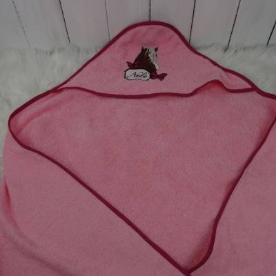 Kapuzenhandtuch von 80 x 80 cm bis 130 x 130 cm in Wunschfarbe und -motiv sowie Namen