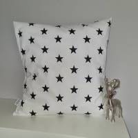 weiße Kissenhülle mit schwarzen Sternen, Kissenbezug 40 x 40 cm, Dekokissen für das Sofa Bild 1