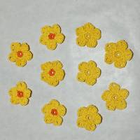 gehäkelte Blüten (in vielen Farben erhältlich) Bild 3