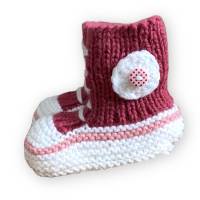 Gestrickte sportliche Babyschüchen „MiNNiS“ für die Erstlingsaustattung im Sneaker - Look Bild 2