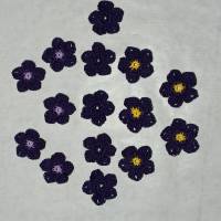 gehäkelte Blüten (in vielen unterschiedlichen Farben verfügbar) Bild 4