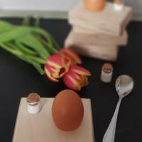 Linkshänder Eierbecher Eierbrettchen mit Salzfass aus 30mm Birkenholz Bild 4