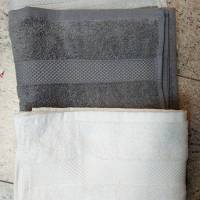 Besticktes Handtuch, Duschtuch oder 2er Set Geschenk  personalisiert Dackel Bild 6