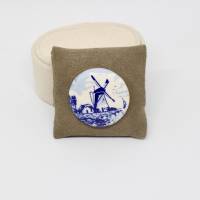Vintage Brosche rund Windmühle Keramik bemalt und Glasiert Holland Urlaub Bild 1