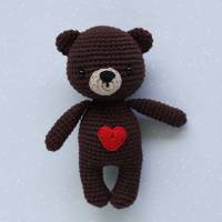 Kuscheltier Häkeltier Teddy Mini in Brauntönen aus Baumwolle Handarbeit Geschenk zum Valentinstag Bild 5