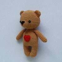 Kuscheltier Häkeltier Teddy Mini in Brauntönen aus Baumwolle Handarbeit Geschenk zum Valentinstag Bild 7
