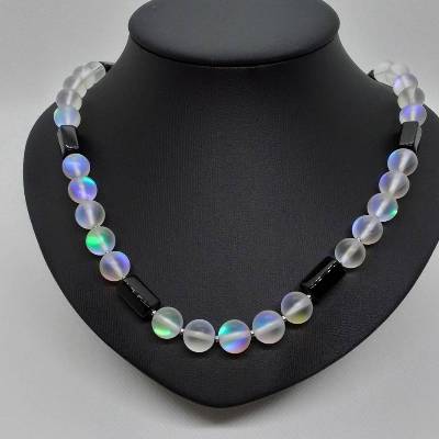 Edelsteinkette aus Quarzperlen und Onyx