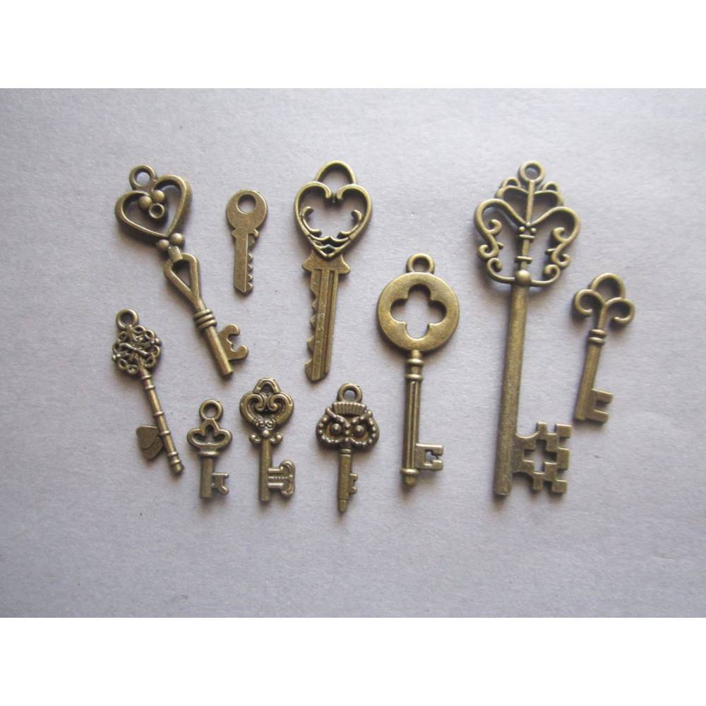LUFFLOK 62-teiliges Vintage Schlüssel Charms Set - Silber & Gold Anhänger Für DIY Schmuck