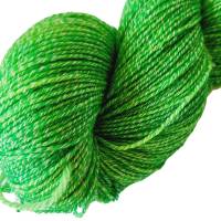 Handgefärbte Sommer-Sockenwolle, 4fach, mit Baumwolle, Farbe: Limettengrün Semisolid Bild 2