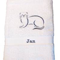 Besticktes Handtuch,  Duschtuch oder SET  Iltis Frettchen  personalisiert Handmad bestickt Bild 1