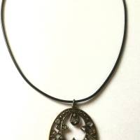 Halskette mit ovalen Blumenmedallion in bronzefarben mit Straß von Hobbyhaus Bild 5