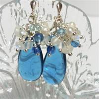 Ohrringe Quarz Tropfen blau mit Traube aus Mondstein und Perlen weiß cluster an 925er Silber Bild 5