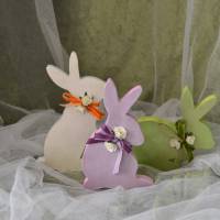 Hase flieder mit lila Samtschleife und Papierblumen Bild 2