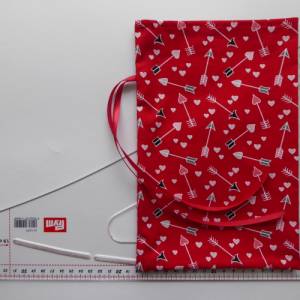 Geschenkverpackung aus Stoff rot Pfeil Herz Stoffbeutel Geschenksäckchen Bild 8