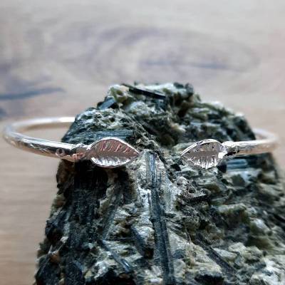 verstellbarer Armreif mit kleinen Blättern aus 925 Silber