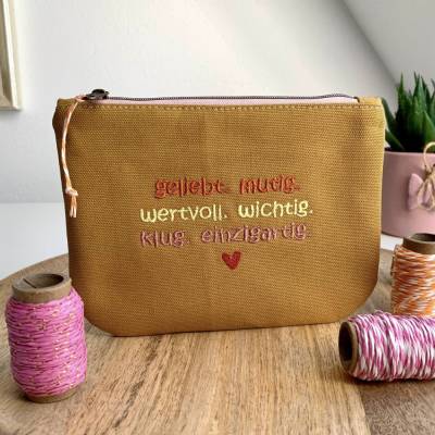 Stickdatei "Geliebt. Mutig." 10x10 und 13x18 für die Stickmaschine Affirmation mit Herz