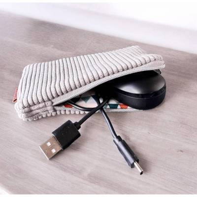 Kleine Geldbörse 14x9 cm, aus Cord, hell-grau, praktisch für unterwegs, minimalistisch und vielseitig verwendbar