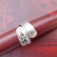Besteckschmuck Ring  *Tribal* Ring aus einem Löffel Stielende Größe 59 Bild 2