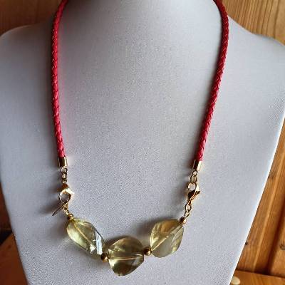 Citrin- oder Bergkristall-Nuggets als Varioset und Bola-Lederband