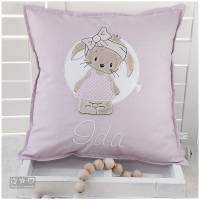 Kissen 40cmx40cm, rosa/weiß mit Doodlestickerei Hasenmädchen Pippa, personalisierbar Bild 3