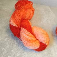 handgefärbte Sockenwolle, Sockenwolle 4-fach, Orange im Farbverlauf, Strang, #2310 Bild 1