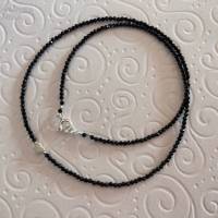 Schwarze Spinellkette mit silbernem Herz, Geschenk für Frauen, facettierte Edelsteine und Si925, Handarbeit aus Bayern Bild 5