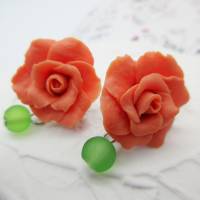 Kleine Ohrstecker, Rosa Rosen Blüten, Realistische Blumen aus Fimo, Frühling, Sommer Schmuckstück, Geschenk für Frau Bild 1