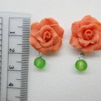 Kleine Ohrstecker, Rosa Rosen Blüten, Realistische Blumen aus Fimo, Frühling, Sommer Schmuckstück, Geschenk für Frau Bild 8